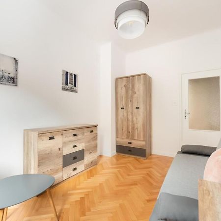 Plac Zbawiciela 3-Bedroom Apartment Warschau Buitenkant foto